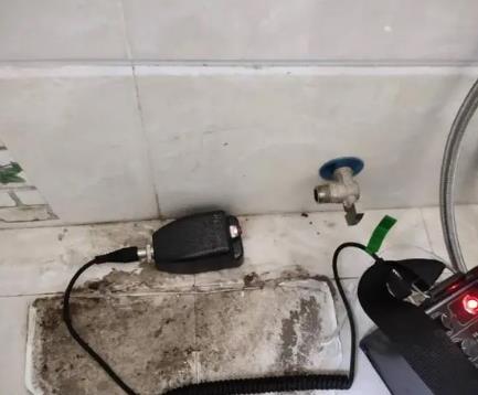 塔城屋顶漏水维修公司分享下卫生间漏水的危害及解决方法